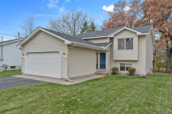 111 Mcgregor Avenue N, Mahtomedi, MN 55115