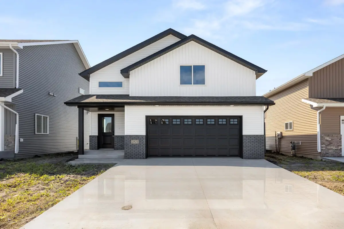 2617 38 Avenue S, Moorhead, MN 56560 - #1