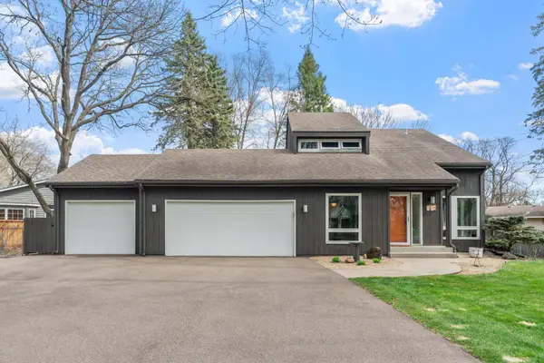4830 Lakeview Drive, Shoreview, MN 55126