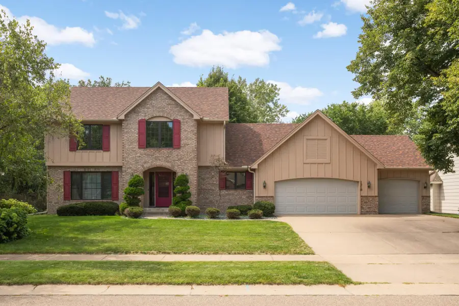 1318 W Royal Oaks Drive, Shoreview, MN 55126 - #2
