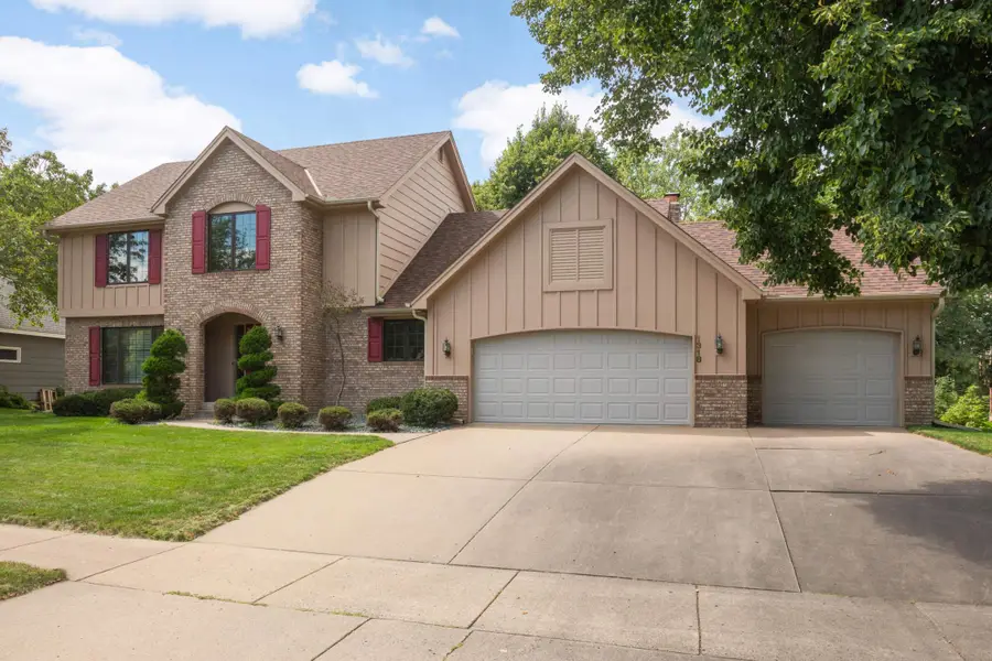1318 W Royal Oaks Drive, Shoreview, MN 55126 - #3