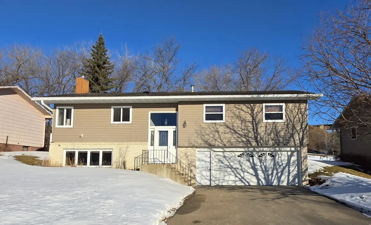 321 15th Street Ne, Valley City, ND 58072 - Image #1