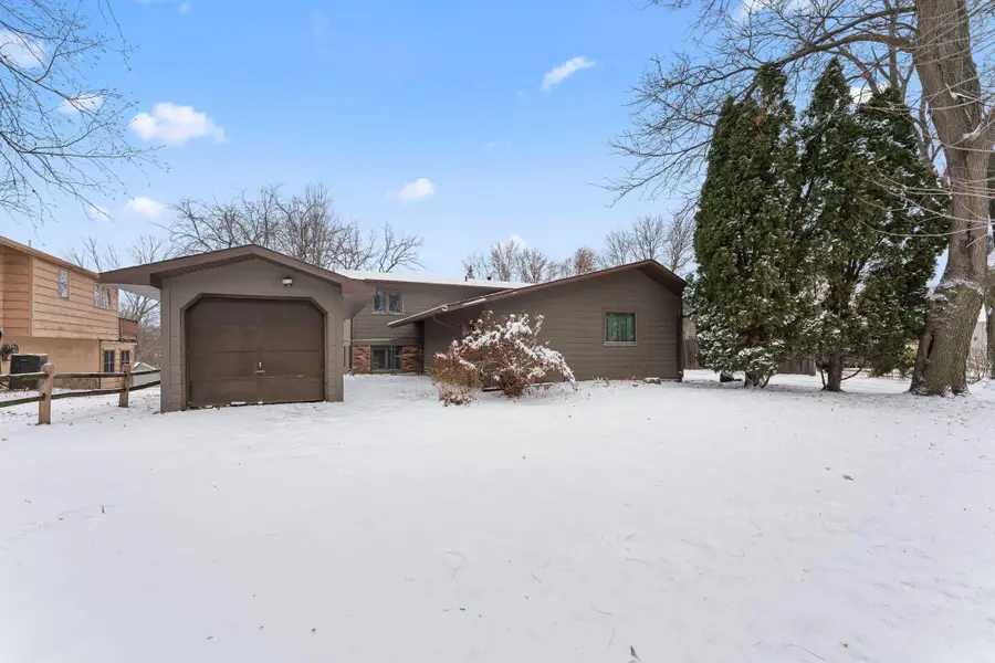 12312 Villaburne Drive, Burnsville, MN 55337 - Image #2