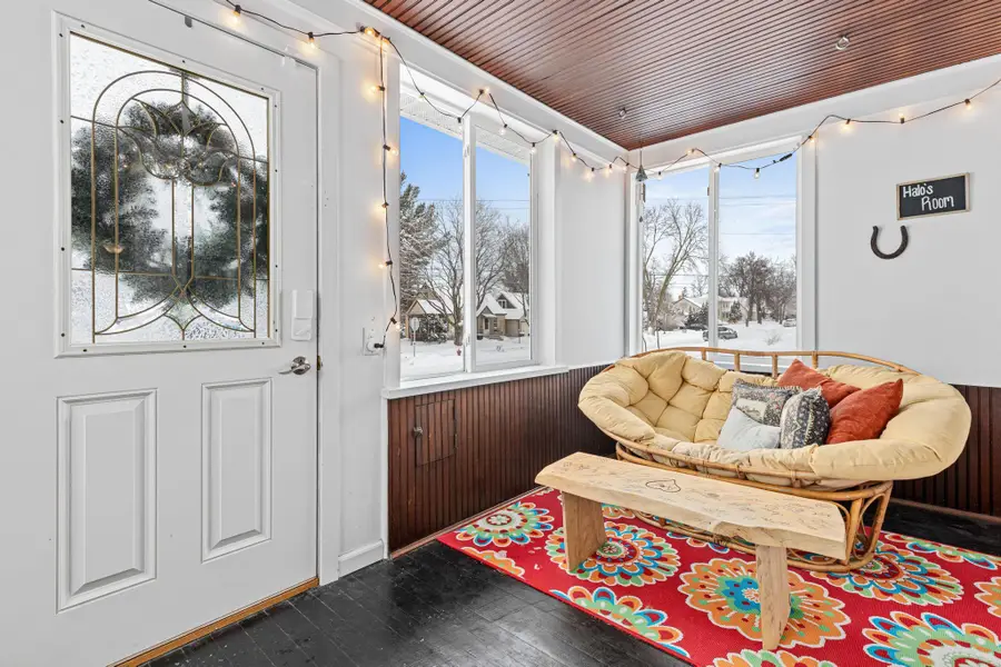 1068 Cherokee Avenue, West Saint Paul, MN 55118 - #2