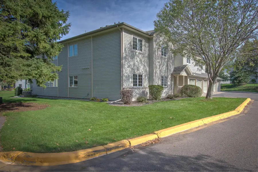 811 98th Avenue Nw #101, Coon Rapids, MN 55433 - Image #2