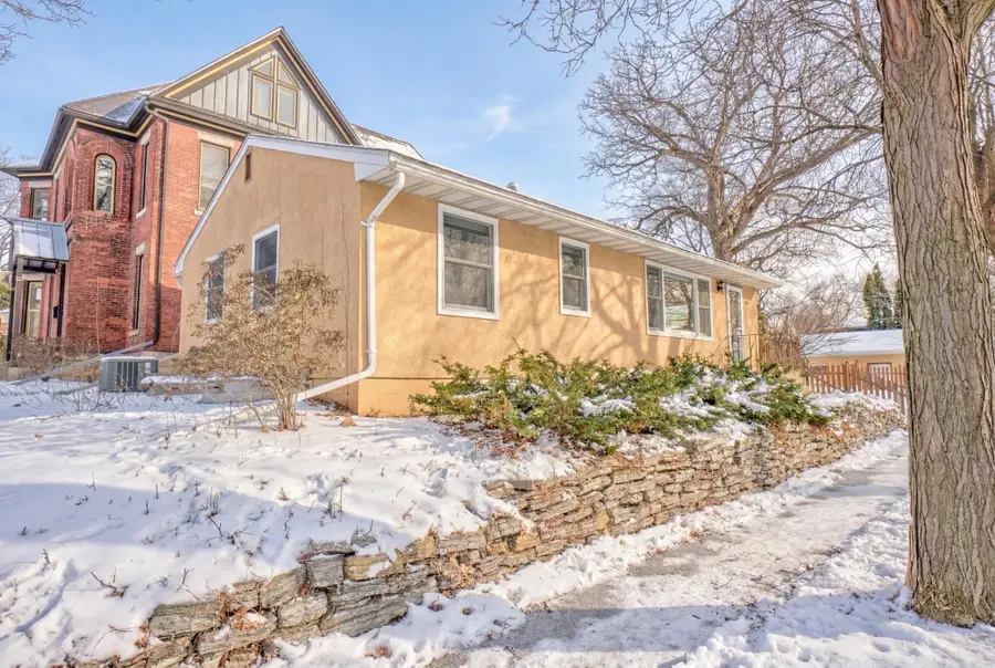 90 Finn Street S, Saint Paul, MN 55105 - #3