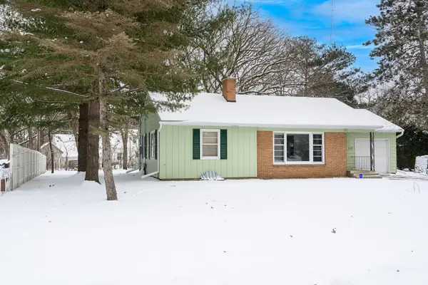 102 Woodhill Road, Saint Cloud, MN 56301