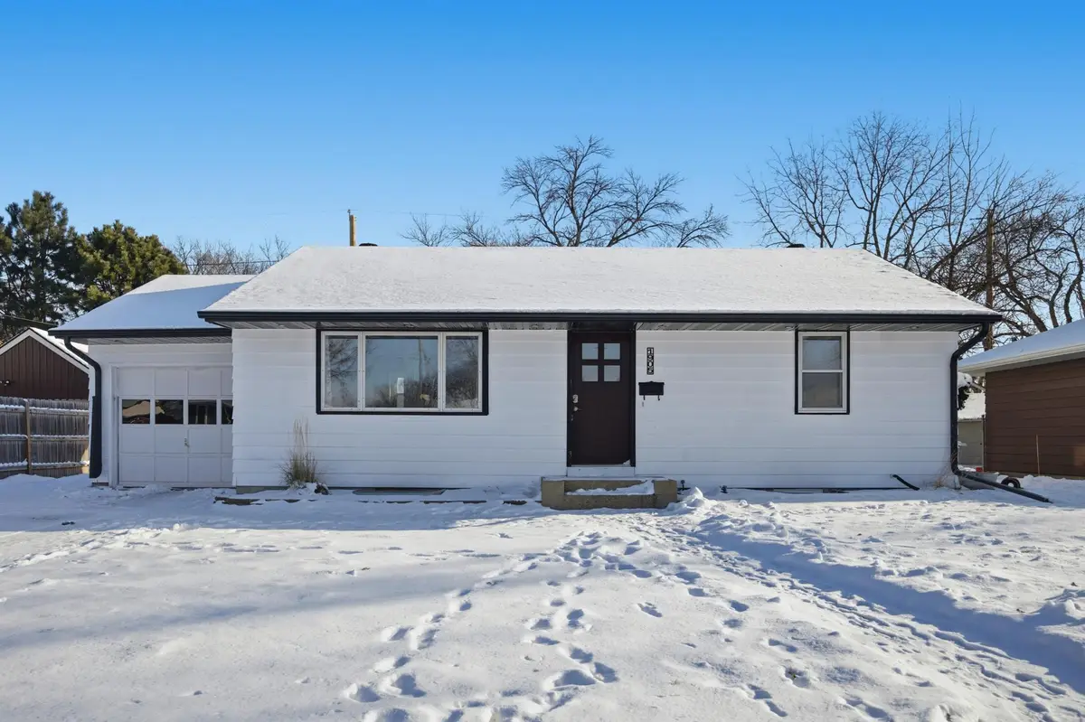1905 9th Street N, Fargo, ND 58102 - Image #1