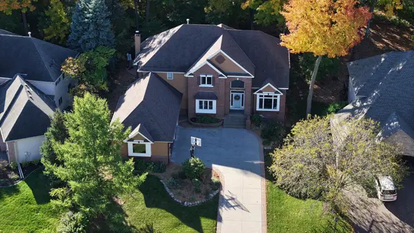 16105 37th Avenue N, Plymouth, MN 55446