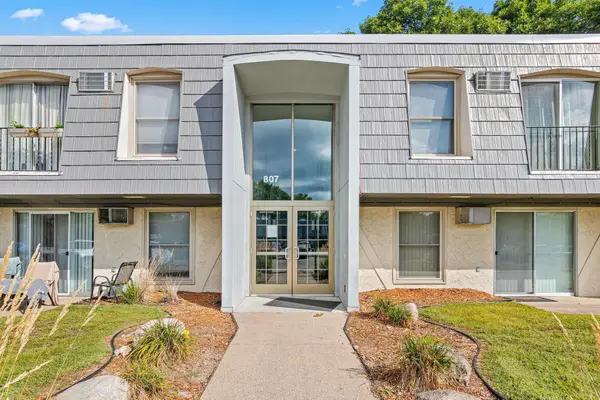 807 11th Avenue S #6, Hopkins, MN 55343