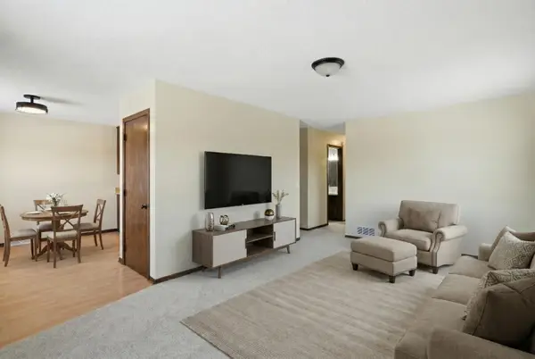 960 43 1/2 Avenue Ne, Columbia Heights, MN 55421