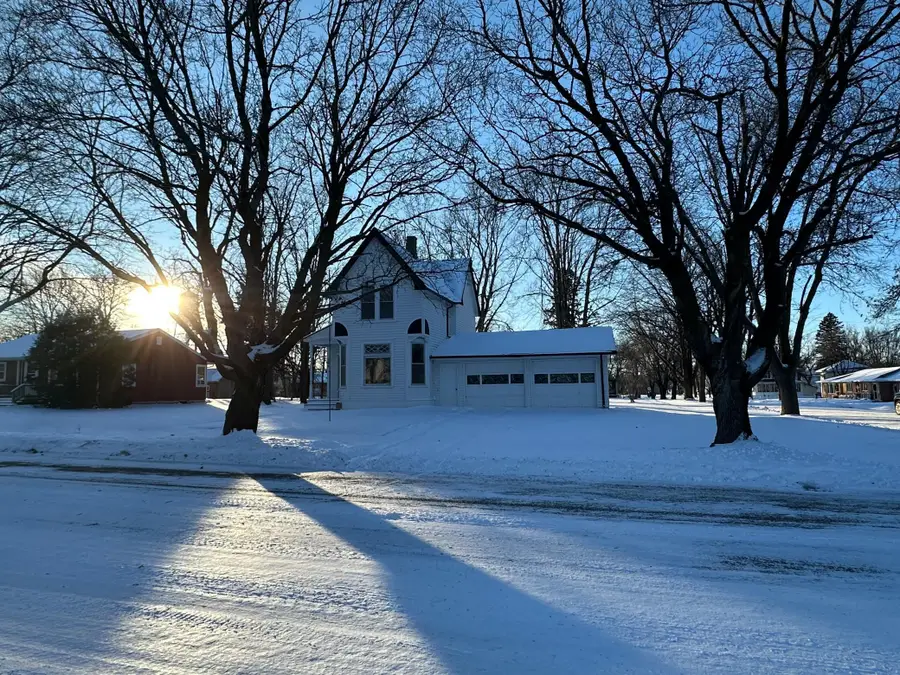 106 N Park Street, Hendricks, MN 56136 - #2