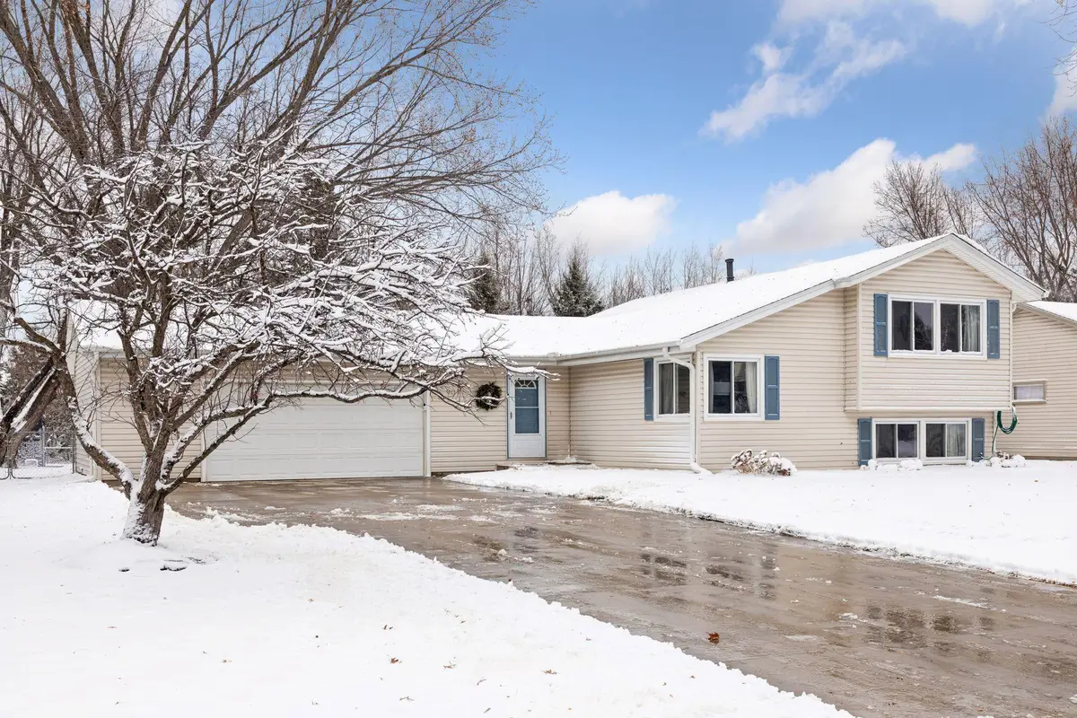 907 132nd Lane Ne, Blaine, MN 55434 - Image #1