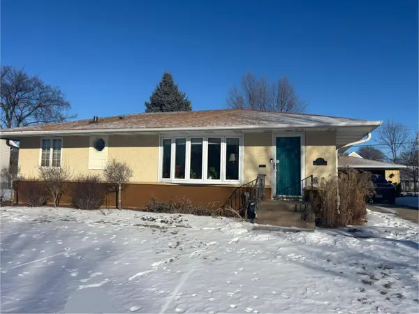 1675 3rd Street E, Saint Paul, MN 55106