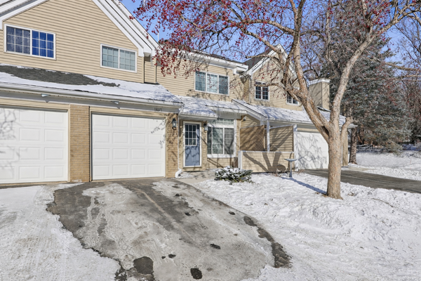 18071 Settlers Way, Eden Prairie, MN 55347