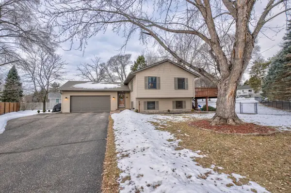 811 Fox Tree Lane N, Hudson, WI 54016