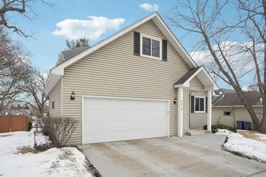 2212 Ariel Street N, North Saint Paul, MN 55109 - #2