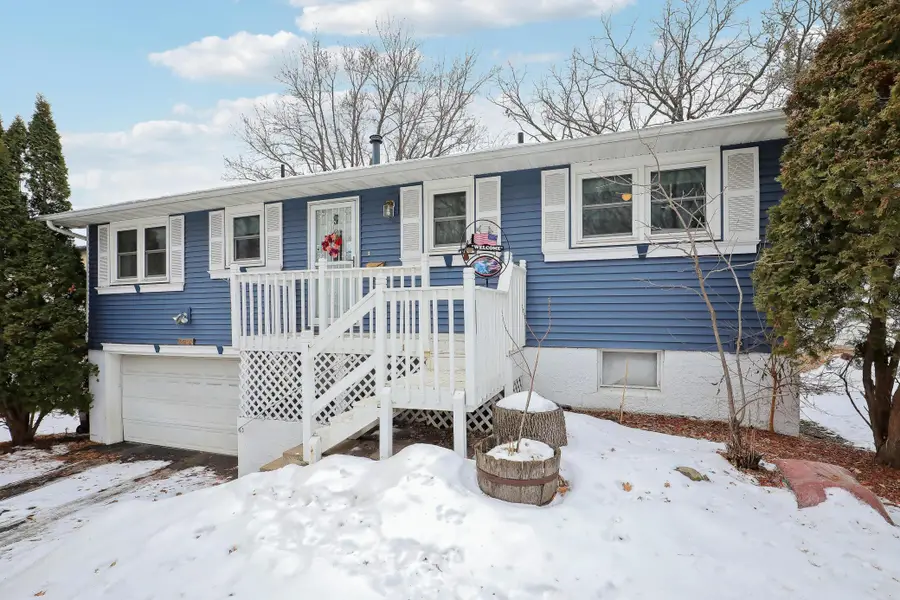 544 3rd Avenue Nw, New Brighton, MN 55112 - #3