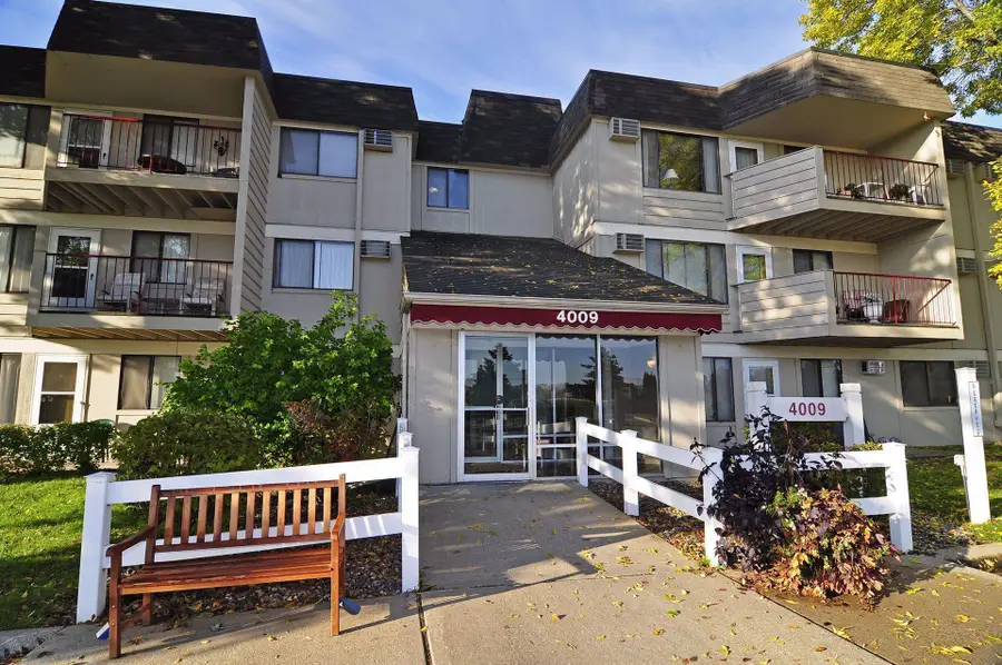 4009 Heritage Hills Drive #202, Bloomington, MN 55437 - Image #2