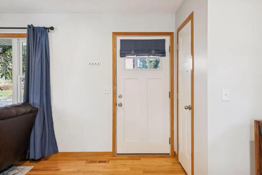 984 Tuscarora Avenue, Saint Paul, MN 55102 - #2