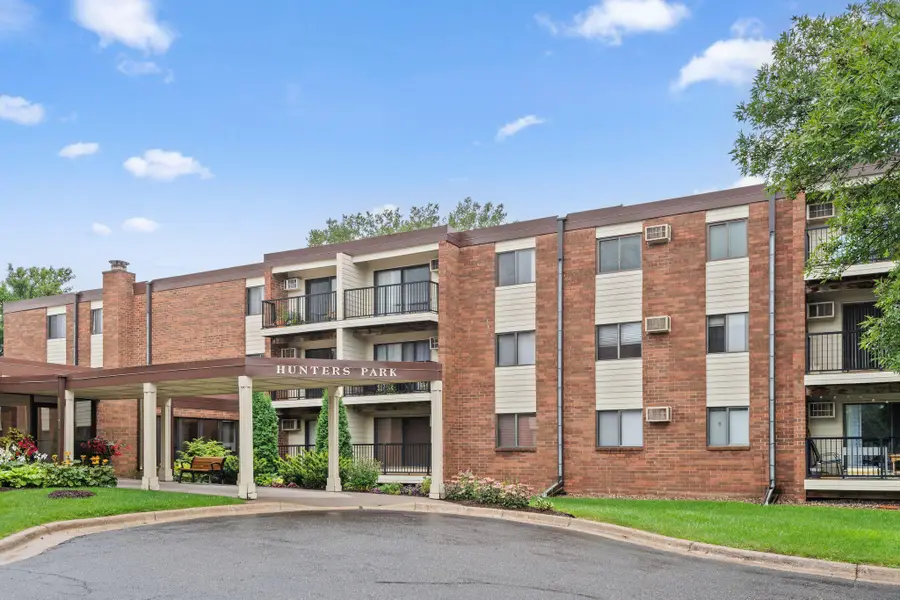 4 Pine Tree Drive #223, Arden Hills, MN 55112 - #2