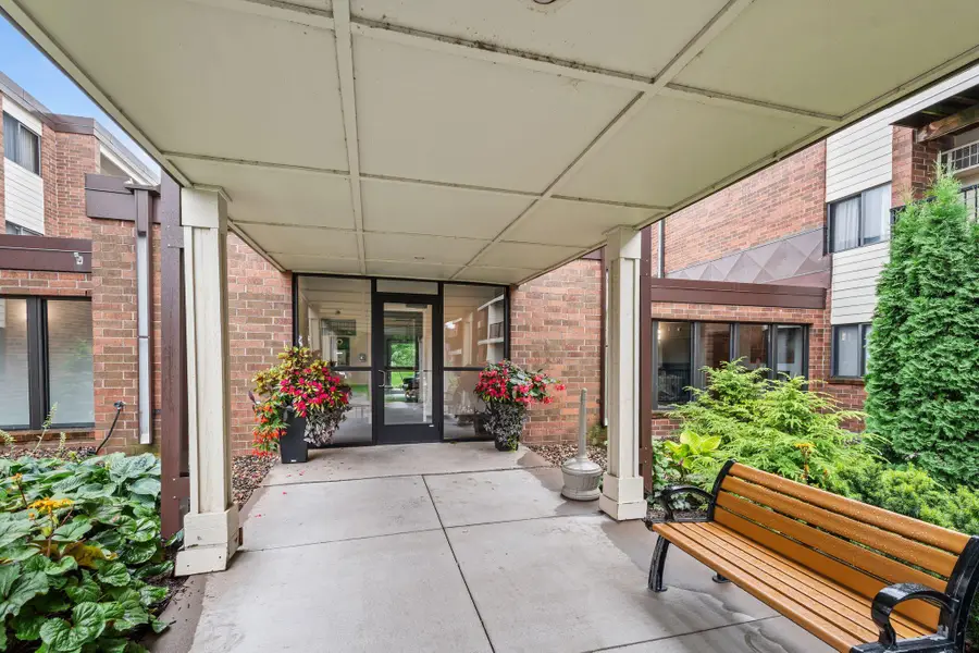 4 Pine Tree Drive #223, Arden Hills, MN 55112 - #3