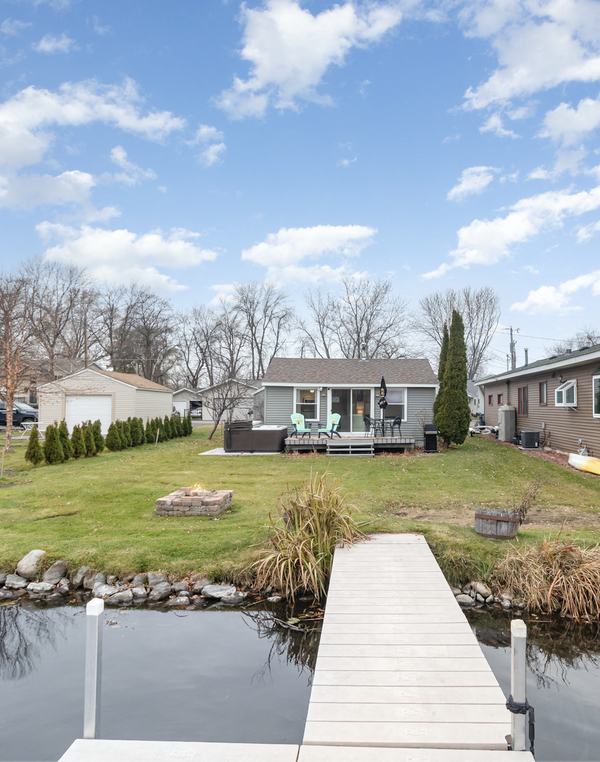 735 Woodland Drive Se, Forest Lake, MN 55025