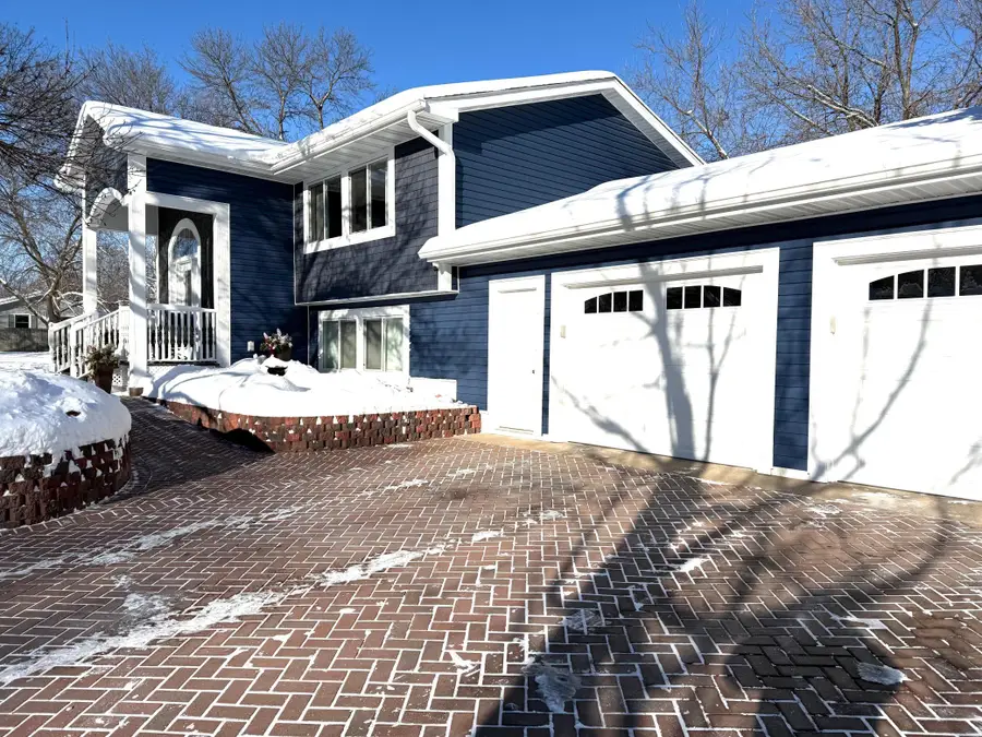 10300 Parkview Lane, Champlin, MN 55316 - Image #2