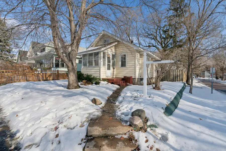 802 Howell Street N, Saint Paul, MN 55104 - Image #2