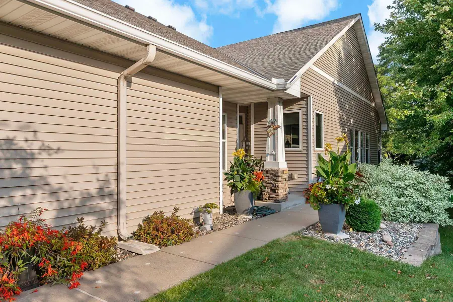 263 Wentworth Avenue E, West Saint Paul, MN 55118 - #3