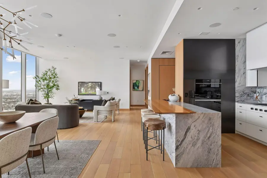 255 Hennepin Avenue #3304, Minneapolis, MN 55401 - Image #2