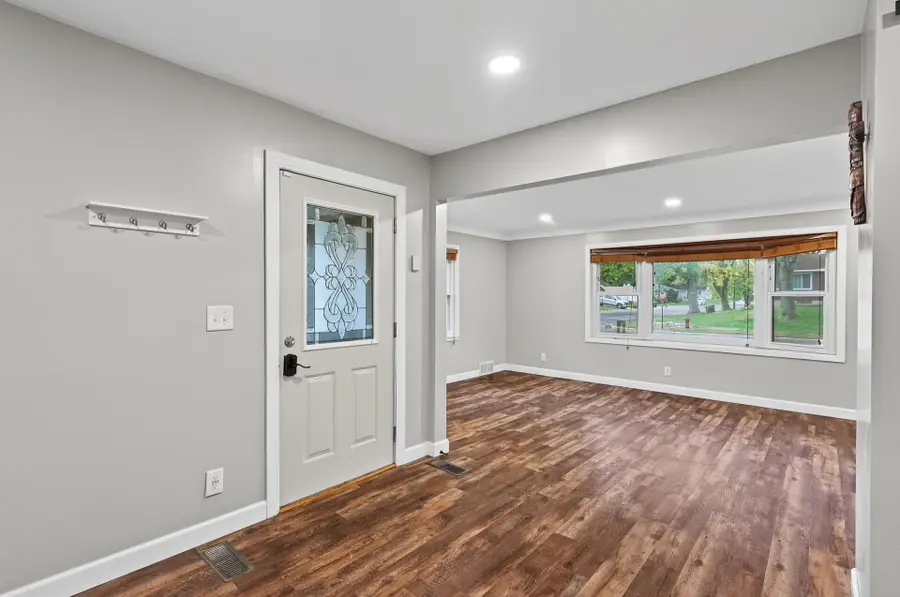 1172 Ottawa Avenue, West Saint Paul, MN 55118 - Image #2