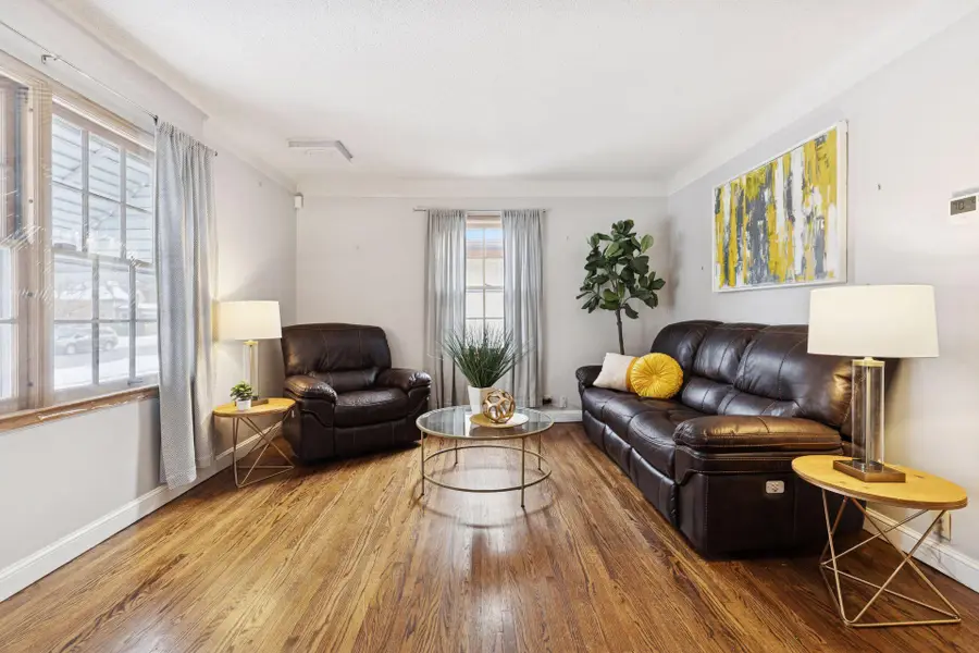 3833 Noble Avenue N, Robbinsdale, MN 55422 - Image #2