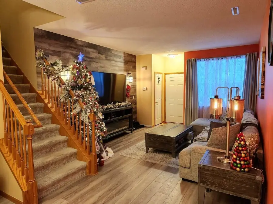 862 Princeton Avenue, Shakopee, MN 55379 - Image #2