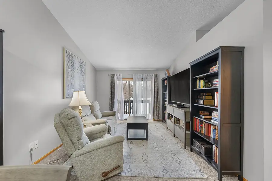 1043 Honeysuckle Lane Se, Cambridge, MN 55008 - Image #3