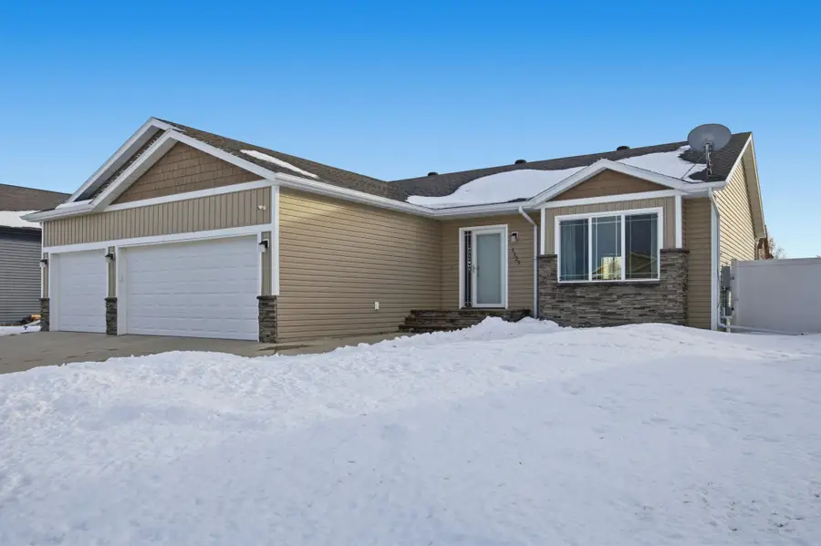 1127 24th Avenue W, West Fargo, ND 58078 - Image #2