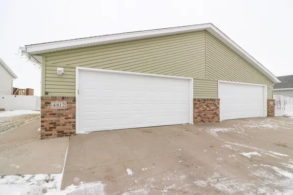 4812 51st Avenue S, Fargo, ND 58104