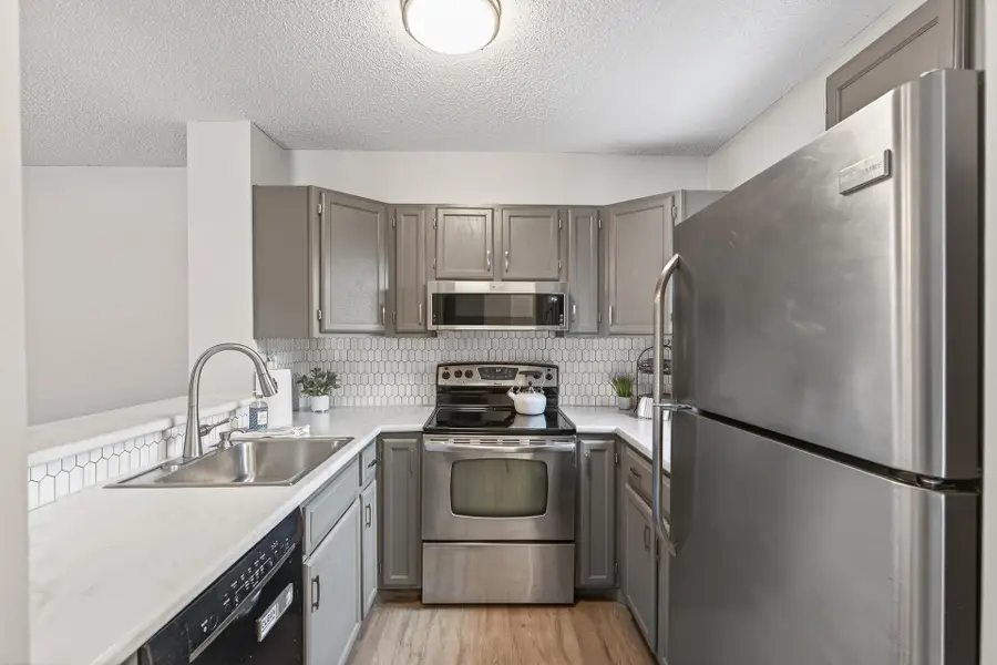 425 Shelard Parkway #102, Saint Louis Park, MN 55426 - Image #2