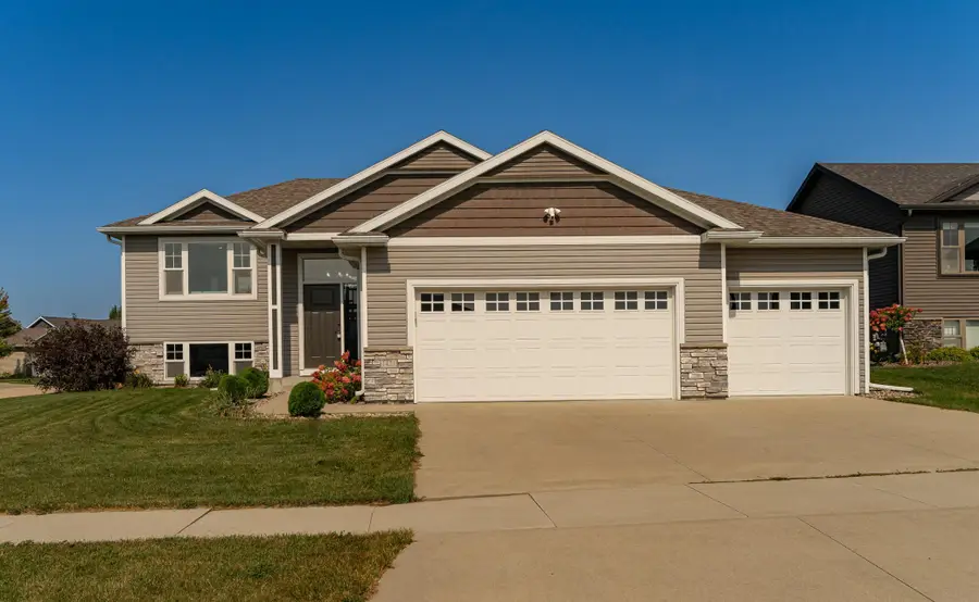 1421 Tunbridge Place Ne, Byron, MN 55920 - #2