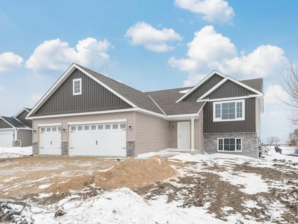 907 Emily Court Ne, Montgomery, MN 56069 - Image #1