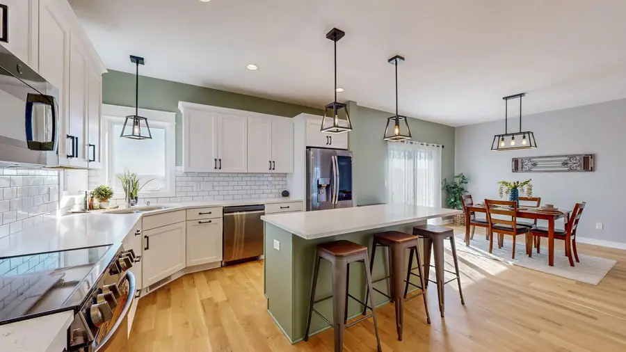 577 Keefe Court Nw, Eyota, MN 55934 - #2