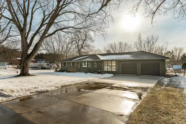 40 4th Street Ne, Oronoco, MN 55960