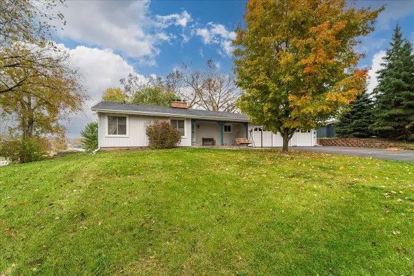 13801 High Drive, Burnsville, MN 55337