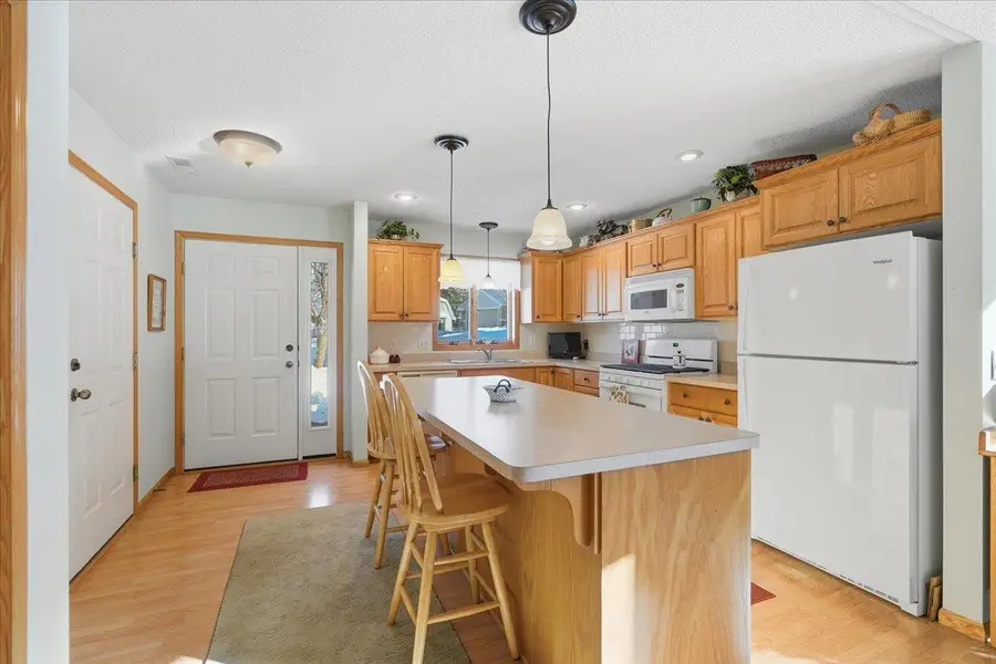 566 Williamsburg Place, New Richmond, WI 54017 - Image #3