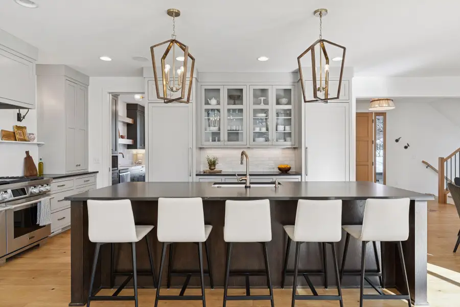 4813 Woodhill Way, Edina, MN 55424 - #2