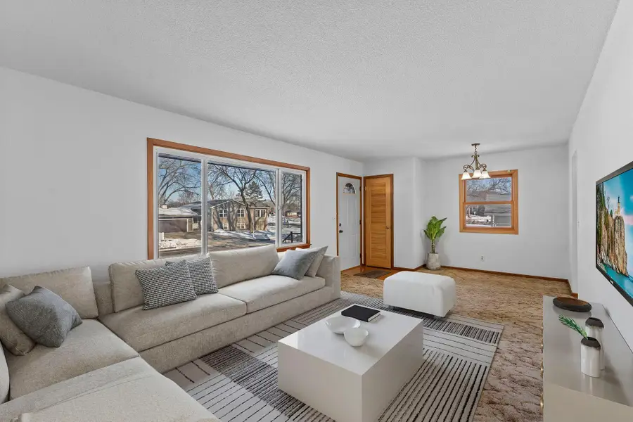 882 Lund Avenue Ne, Spring Lake Park, MN 55432 - Image #3