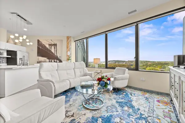 5601 Smetana Drive #918, Minnetonka, MN 55343