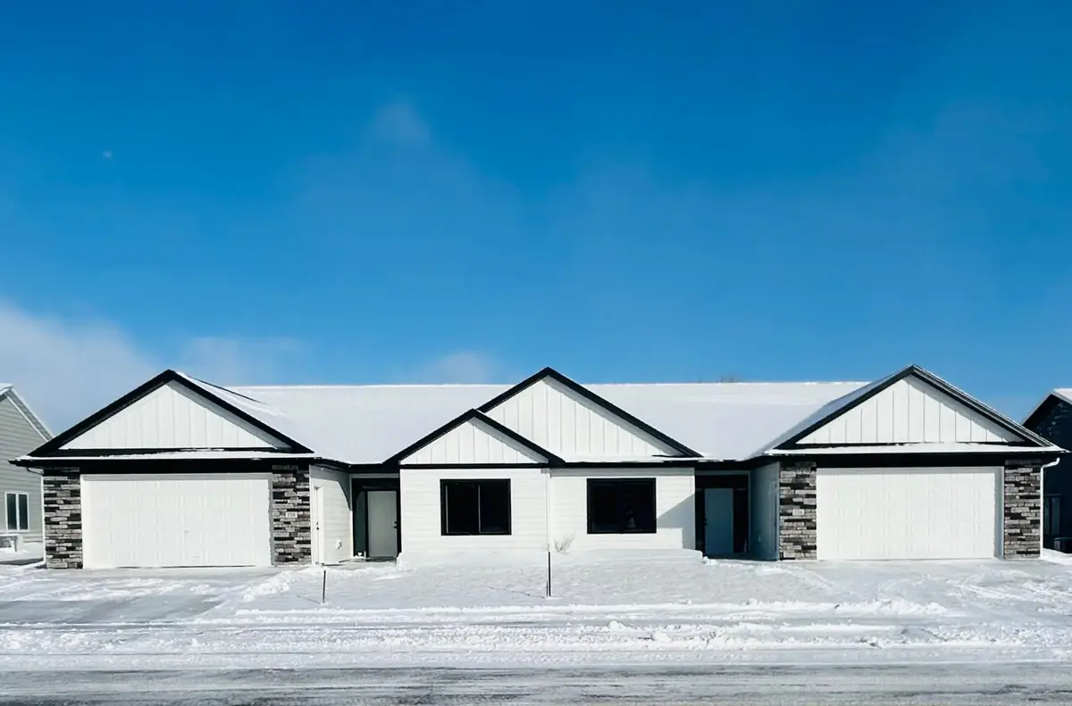 158 Sandstone Drive Nw, Eyota, MN 55934 - #1