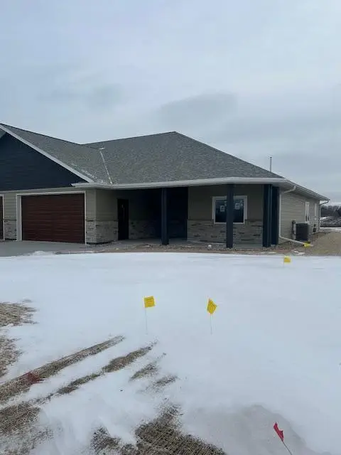 2555 Sutherland Dr, Worthington, MN 56187 - Image #2