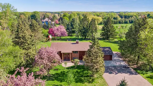 7 Doral Road, Dellwood, MN 55110